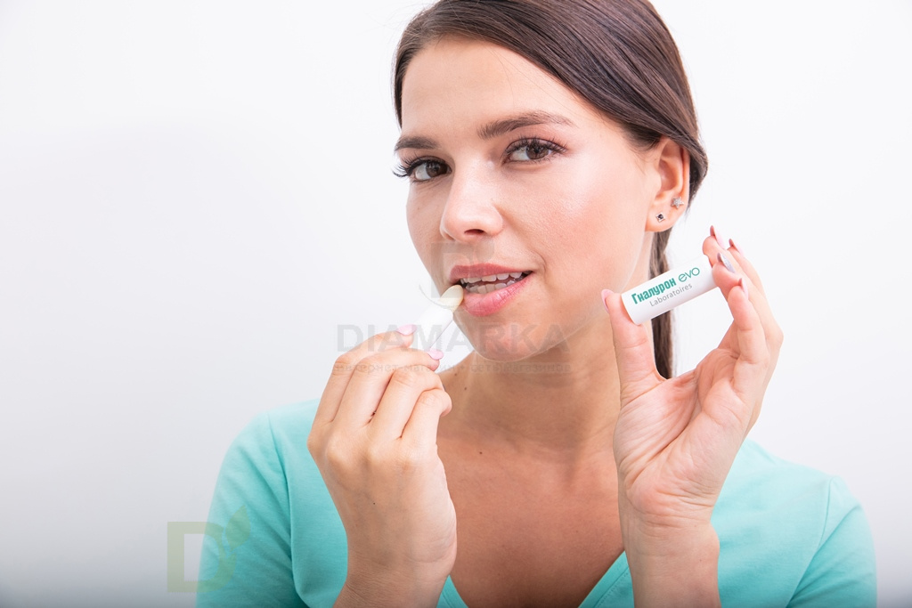 Гигиеническая помада Гиалурон EVO Моментальное увлажнение, 2,8 г в Саратове